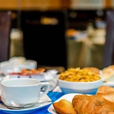 Helgon - Pyrenees מלון