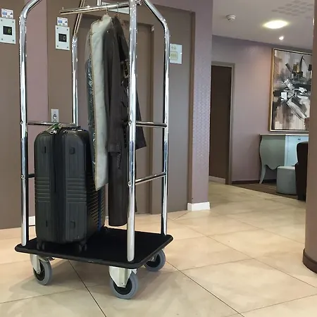 Helgon - Pyrenees Otel