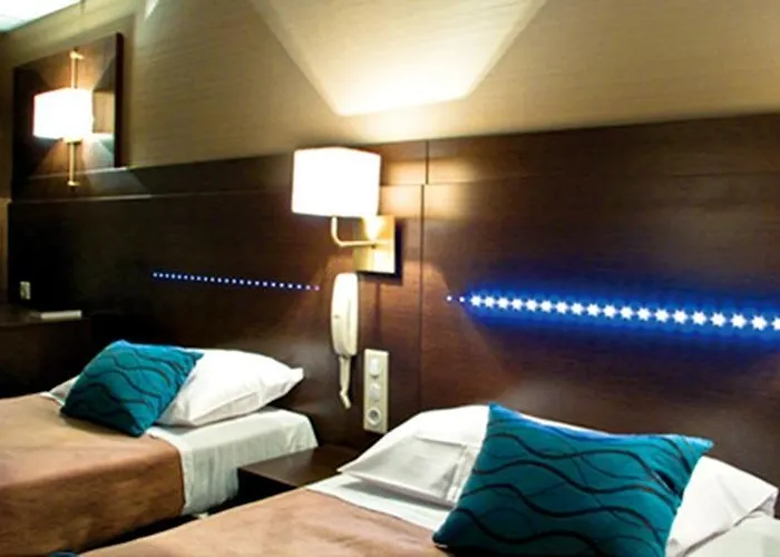 Helgon - Pyrénées Hotel Lourdes