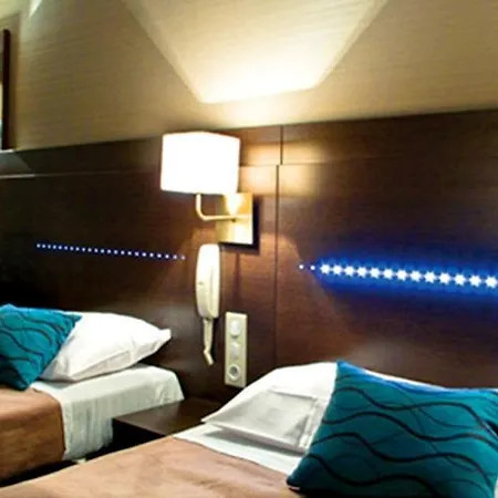Helgon - Pyrénées Hotel Lourdes